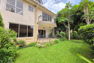 4 Bed Townhouse with En Suite at Kyuna