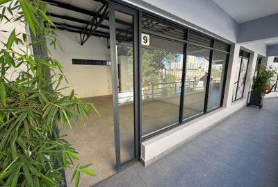 354 ft² Commercial Property with Backup Generator at 1St Parklands