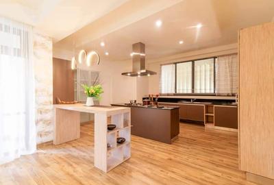3 Bed Apartment with En Suite in Riverside