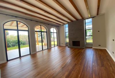 5 Bed Villa with En Suite in Loresho - 3