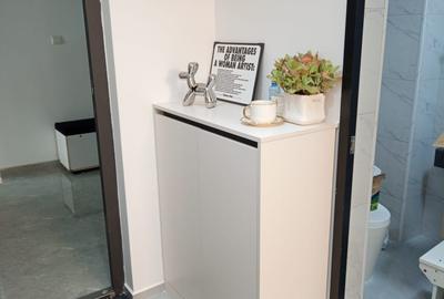 3 Bed Apartment with En Suite at Wood Avenue - 4