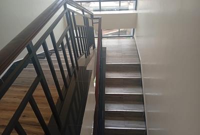 5 Bed House with En Suite in Garden Estate - 3