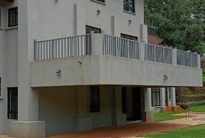 5 Bed Townhouse with En Suite at Spring Valley