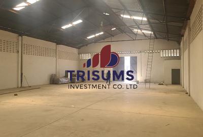 4,500 ft² Warehouse with Service Charge Included in Industrial Area - 2