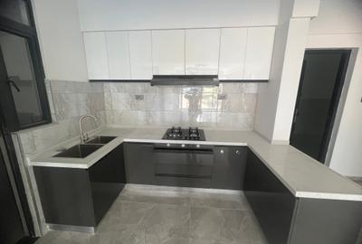 2 Bed Apartment with En Suite in Lavington - 4