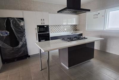 2 Bed Apartment with En Suite in Riverside