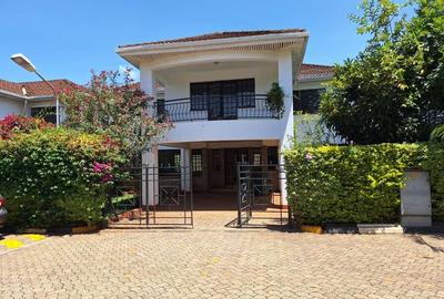 4 Bed Townhouse with En Suite in Westlands Area