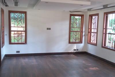 6 Bed House with En Suite at Loresho Area