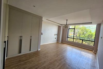 3 Bed Apartment with En Suite in Westlands Area - 4