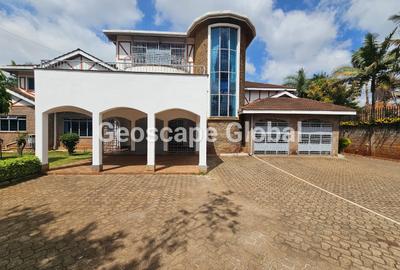 5 Bed House with En Suite in Runda - 4