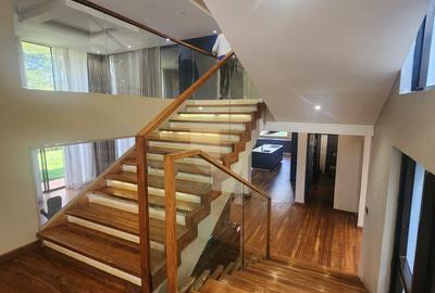 5 Bed Villa with En Suite in Runda - 4