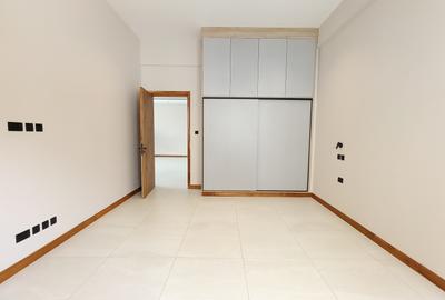 4 Bed Apartment with En Suite in Loresho - 4