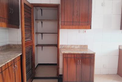 Serviced 3 Bed Apartment with En Suite in Kileleshwa