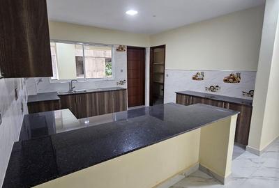4 Bed Apartment with En Suite in Parklands - 2
