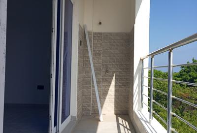 Serviced 2 Bed Apartment with En Suite in Nyali Area - 4