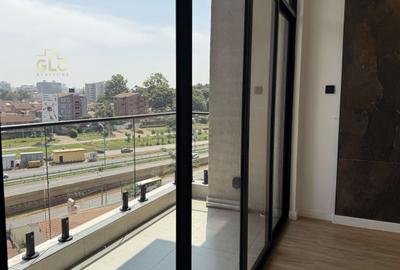 2 Bed Apartment with En Suite in Brookside