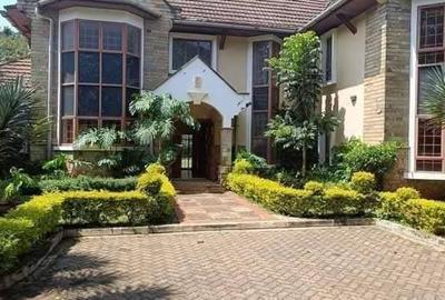 5 Bed Townhouse with En Suite in Runda