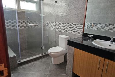 Serviced 3 Bed Apartment with En Suite at Githuri Road - 4