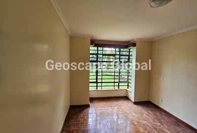 4 Bed House with En Suite in Nyari
