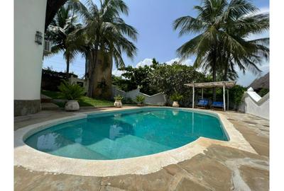 4 Bed House with Swimming Pool in Diani