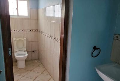 4 Bed House with En Suite at Hs99 - 4