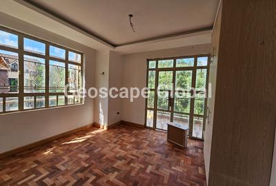 3 Bed Apartment with En Suite in Nyari
