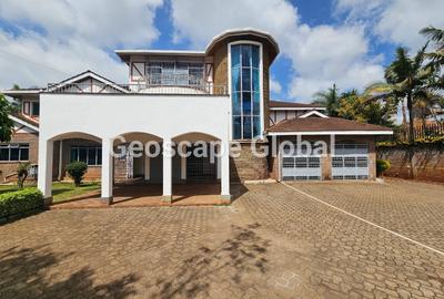 5 Bed House with En Suite in Runda - 2