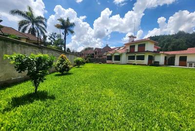 4 Bed House with En Suite at Lavington Green - 2