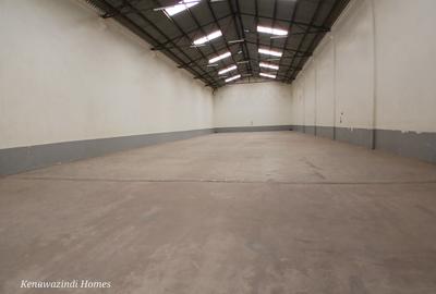 9,000 ft² Warehouse with Service Charge Included at Gateway Mall