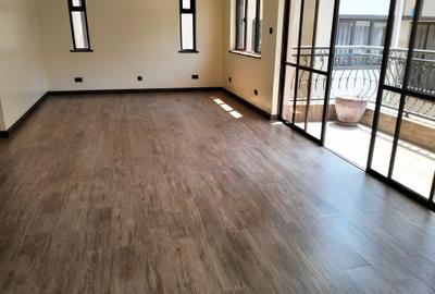 5 Bed Townhouse with En Suite in Lavington - 3