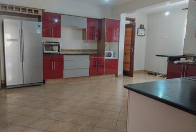 4 Bed House with En Suite in Karen Hardy - 4