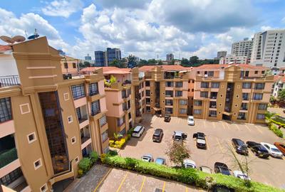 3 Bed Apartment with En Suite in Riverside