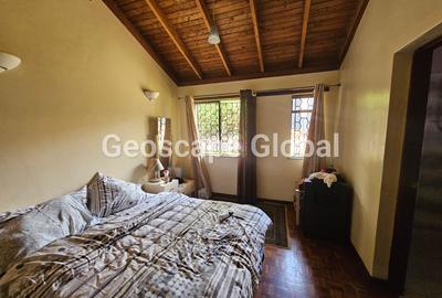 4 Bed House with En Suite in Nyari