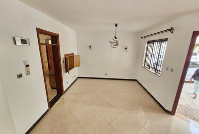 4 Bed Townhouse with En Suite in Spring Valley