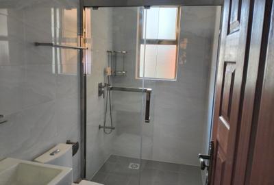 5 Bed Townhouse with En Suite in Lavington