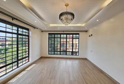 4 Bed House with En Suite in Runda - 3