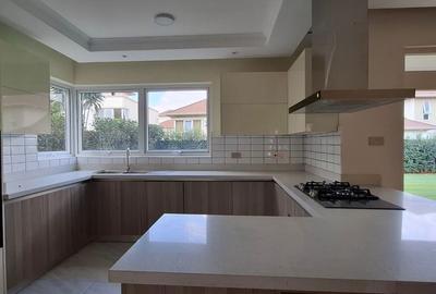 4 Bed Villa with En Suite in Runda - 4