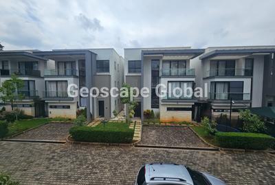 5 Bed House with En Suite in Lavington