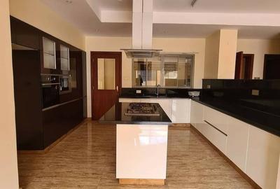 4 Bed Apartment with En Suite in Kileleshwa