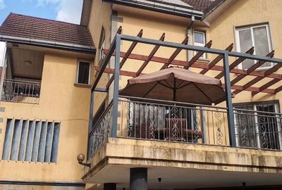 5 Bed Townhouse with En Suite in Spring Valley