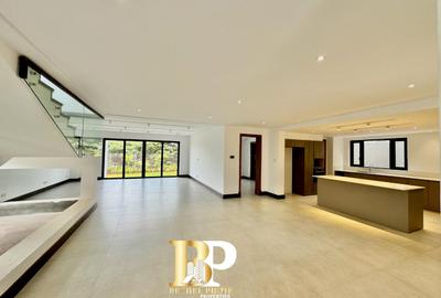 5 Bed Villa with En Suite in Kitisuru