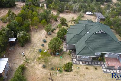 3 Bed House with En Suite at Naromoru - 2