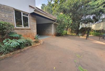 4 Bed Townhouse with En Suite at Lavington - 2