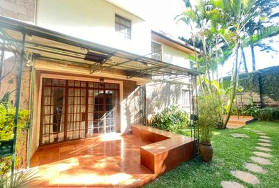 5 Bed Townhouse with En Suite in Lavington - 3