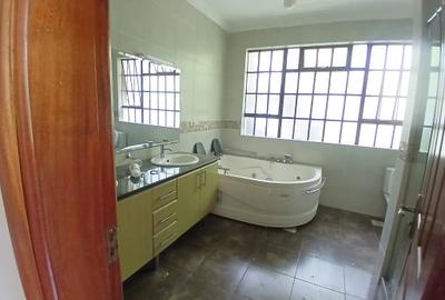 4 Bed House with En Suite at Miotoni - 4