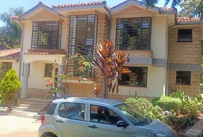 4 Bed Townhouse with En Suite in Rosslyn