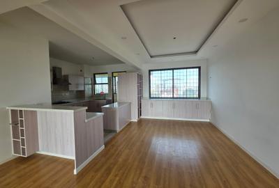 3 Bed Apartment with En Suite in Brookside