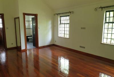 5 Bed House with En Suite in Spring Valley