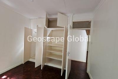 4 Bed House with En Suite in Rosslyn