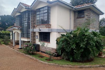 4 Bed Townhouse with En Suite in Rosslyn - 3